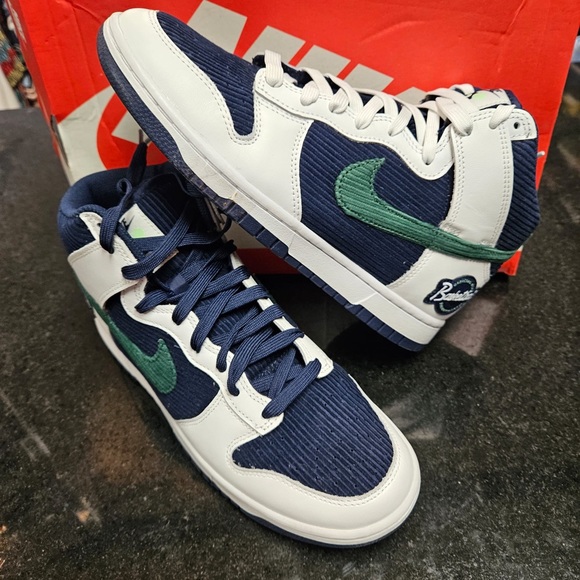 Sz 8.5 high top dunks great condition - Picture 9 of 11